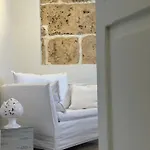 F Ното