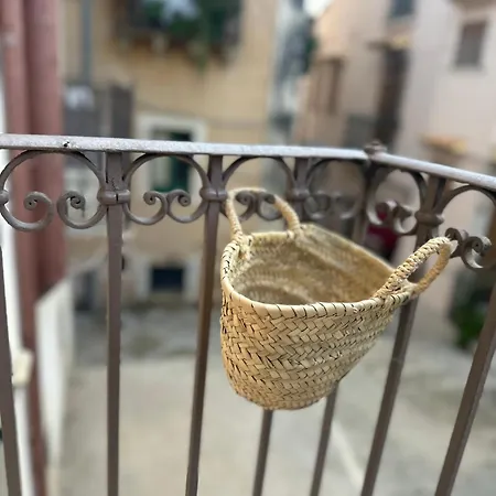 Apartment F Noto